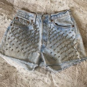 Levi’s 501 studded high rise jean short